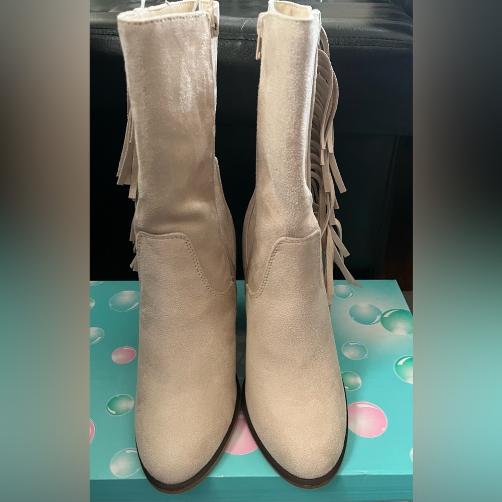 Women’s Soda Faux Suede Fringe Boots New with Tags & Box - Picture 5 of 16